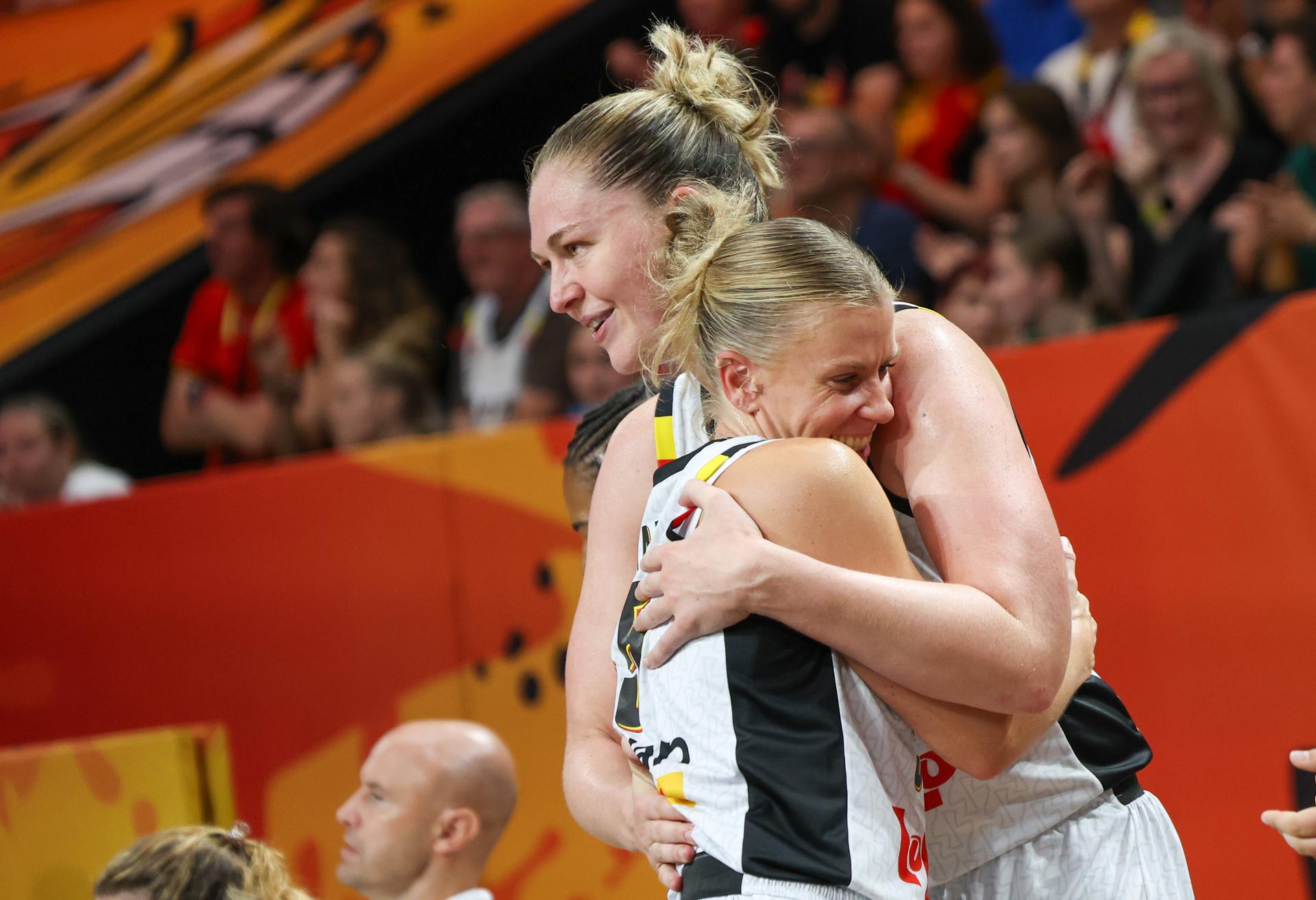 Belgium's Julie Vanloo and Belgium's Emma Meesseman celebrate after winning a game between Belgian national basketball team Belgian Cats and Turkey, game 1 of the group phase at the FIBA Women's Basketball World Cup, on Friday 4 September 2026, in Berlin, Germany. The FIBA Women's Basketball World Cup takes place in Berlin from 4 to 23 September 2026. BELGA PHOTO VIRGINIE LEFOUR