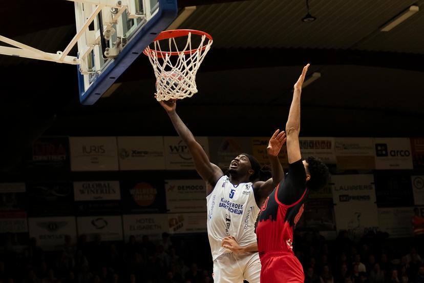 Mechelen's Zaba Bangala pictured in action during a basketball match between Kangoeroes Mechelen and Spirou Charleroi, Saturday 01 November 2025 in Mechelen, on day 6 of the 'BNXT League' Belgian/ Dutch first division basket championship. BELGA PHOTO KRISTOF VAN ACCOM
