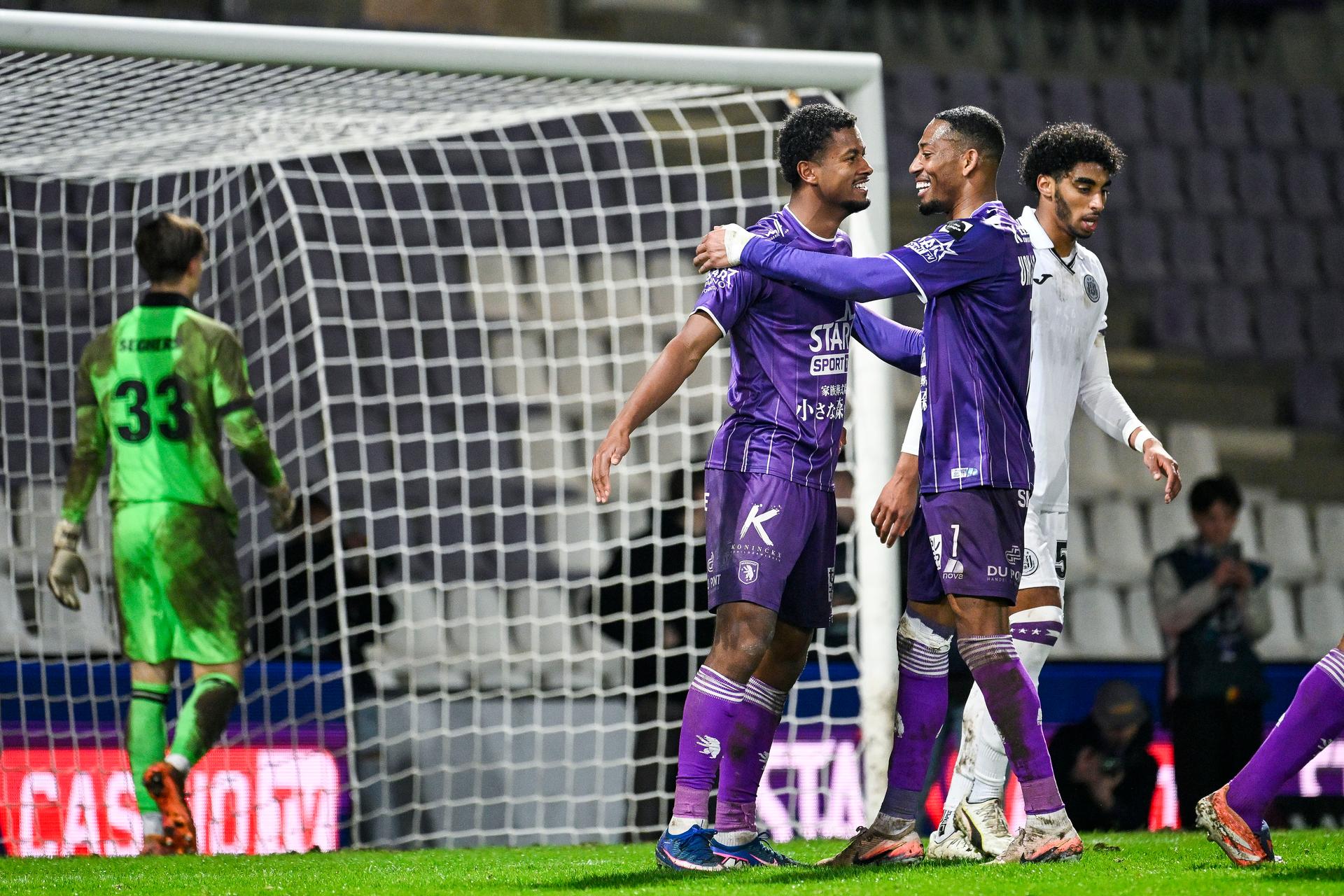 Beerschot's Brian Plat celebrates after scoring during a soccer game between Beerschot VA and RSCA Futures, Tuesday 10 March 2026 in Antwerp, on day 29 of the 2025-2026 'Challenger Pro League' 1B second division of the Belgian championship. BELGA PHOTO GOYVAERTS