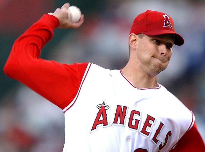 Anaheim Angels' Aaron Sele pitches in the top of the first inning against the Los Angeles Dodgers, in Anaheim, CA, 29 June 2002. The Angels won 7-0. AFP PHOTO/Lucy NICHOLSON LUCY NICHOLSON / AFP