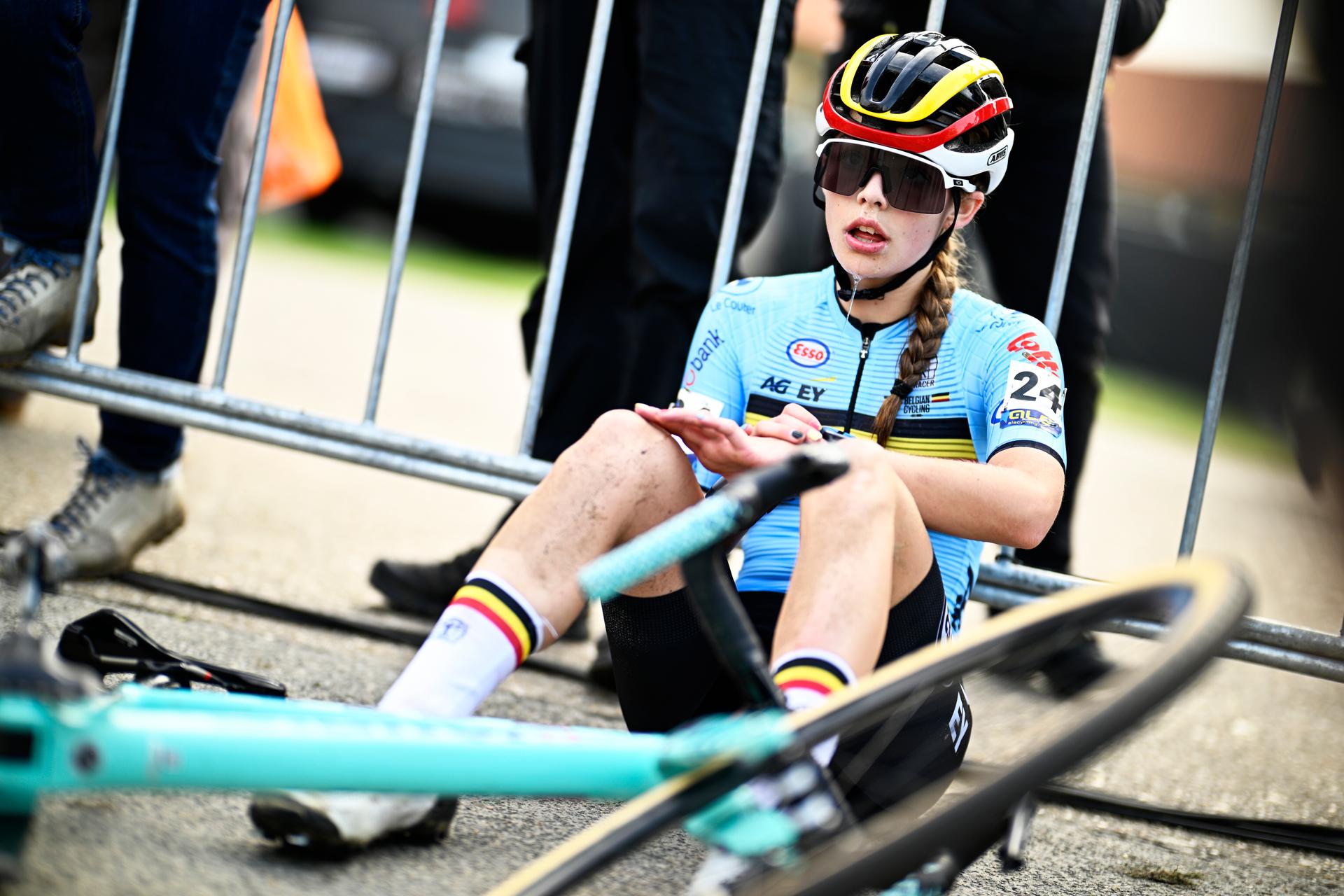 Belgian Zita Peeters pictured after the junior women race at the UEC Cyclocross European Championships, Saturday 08 November 2025, in Middelkerke. BELGA PHOTO JASPER JACOBS