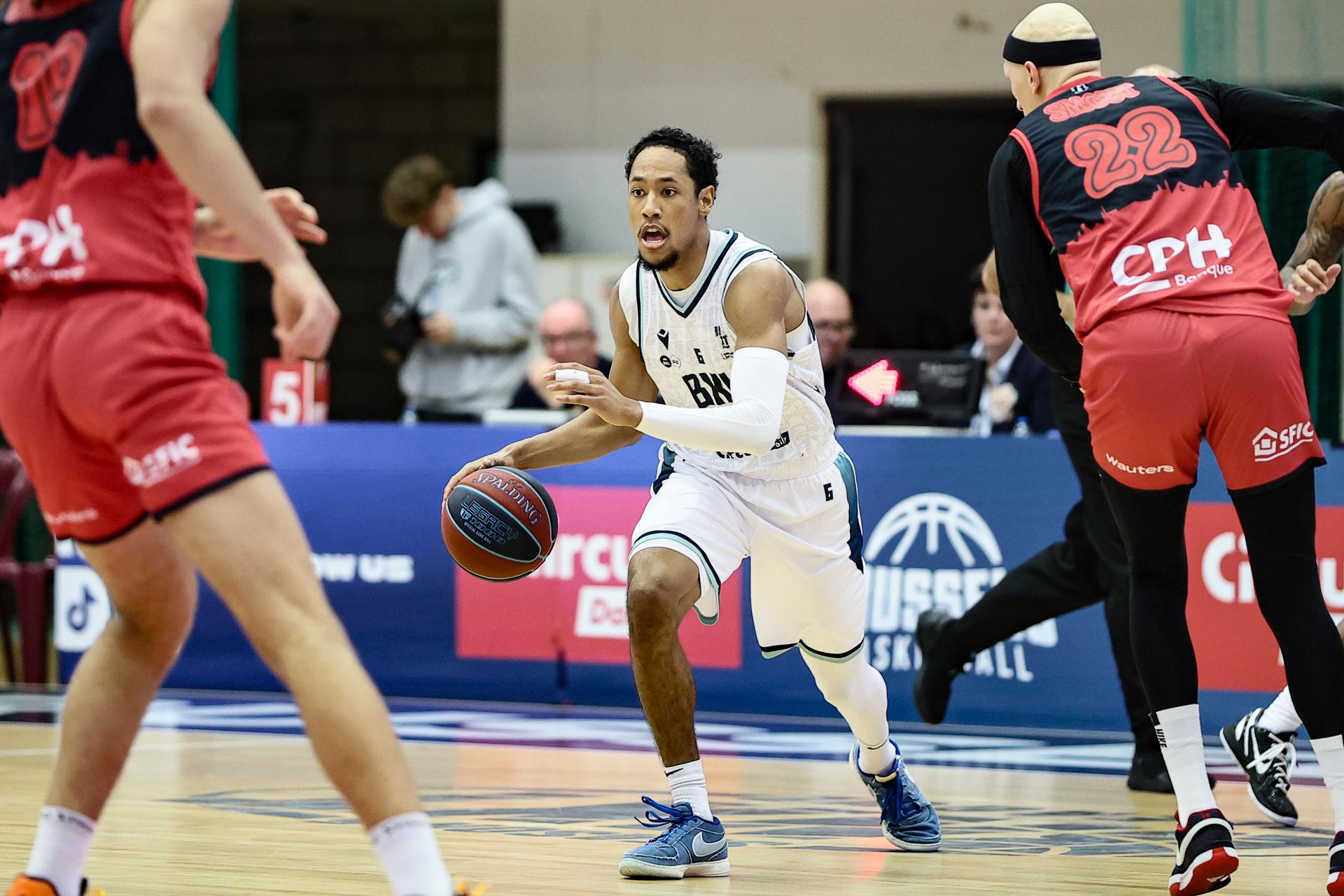 Brussels' Jamison Overton pictured in action during a basketball match between Brussels Basketball and Spirou Charleroi, Friday 14 November 2025 in Brussels, on day 8 of the 'BNXT League' Belgian/ Dutch first division basket championship. BELGA PHOTO BRUNO FAHY