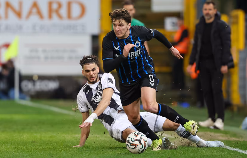 Charleroi's Kevin Van Den Kerkhof and Club's Christos Tzolis fight for the ball during a soccer match between Sporting Charleroi and Club Brugge KV, Sunday 01 March 2026 in Charleroi, on day 27 of the 2025-2026 'Jupiler Pro League' first division of the Belgian championship. BELGA PHOTO VIRGINIE LEFOUR