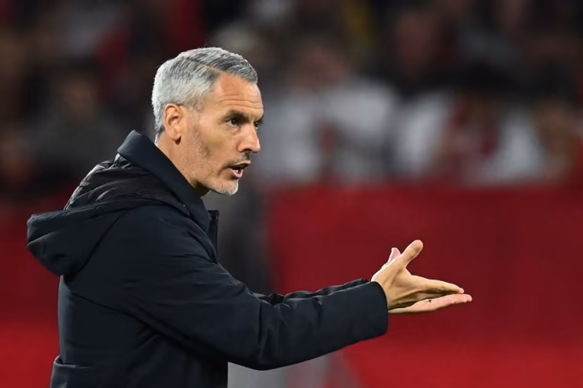 Sporting Braga's Spanish head coach Carlos Vicens reacts during the UEFA Europa League semi-final second leg football match between SC Freiburg and SC Braga in Freiburg im Breisgau, southwestern Germany on May 7, 2026. Silas STEIN / AFP