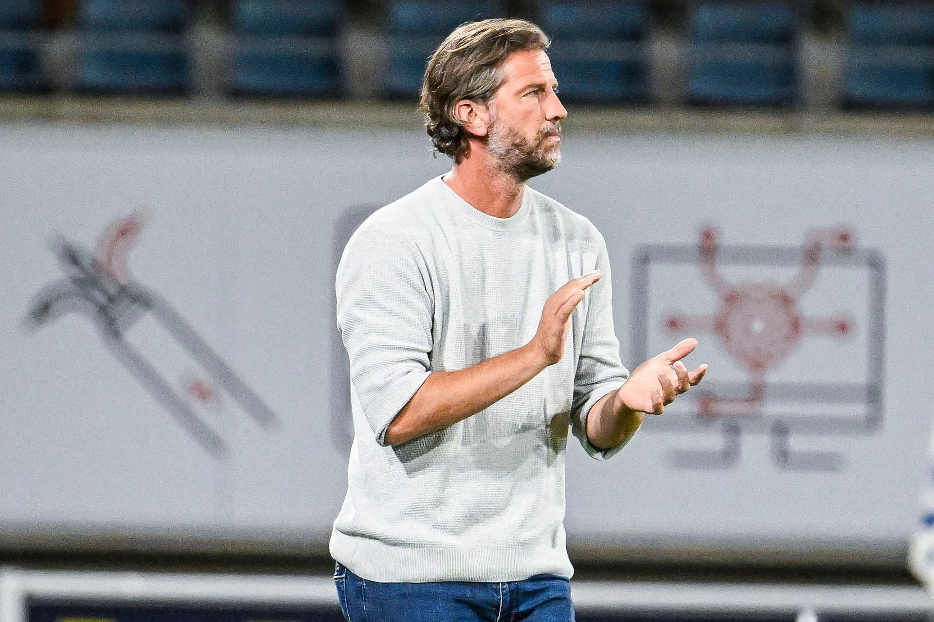 Gent's head coach Rik De Mil pictured during a soccer game between Belgian KAA Gent and Scottish Hibernian FC, Thursday 20 August 2026 in Gent, the first leg of the play-off round for the UEFA Conference League group phase. BELGA PHOTO TOM GOYVAERTS