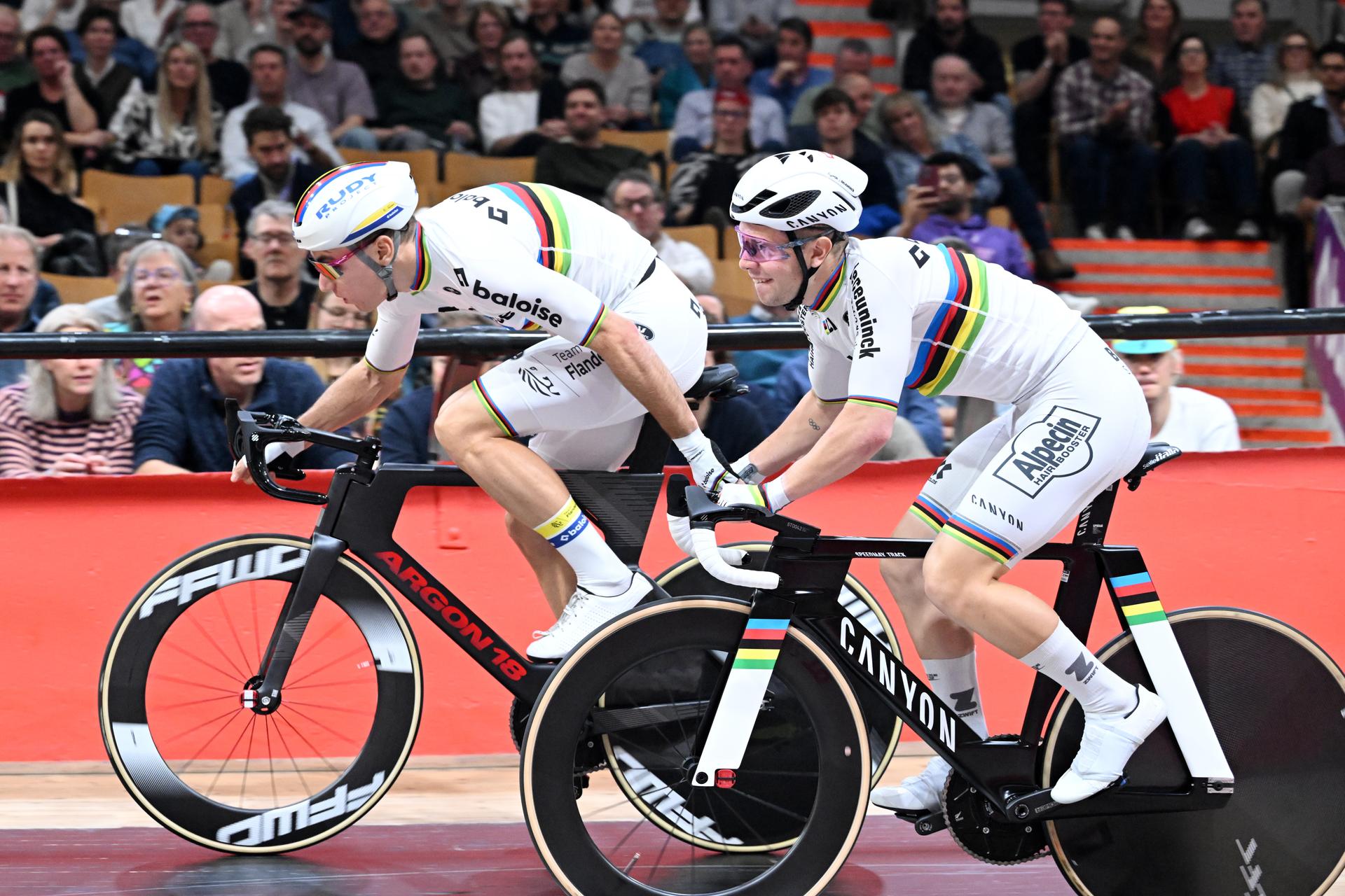 Belgian Lindsay De Vylder and Belgian Fabio Van Den Bossche pictured in action during the last day of the Zesdaagse Vlaanderen-Gent six-day indoor track cycling event at the indoor cycling arena 't Kuipke, Sunday 23 November 2025, in Gent. BELGA PHOTO MAARTEN STRAETEMANS
