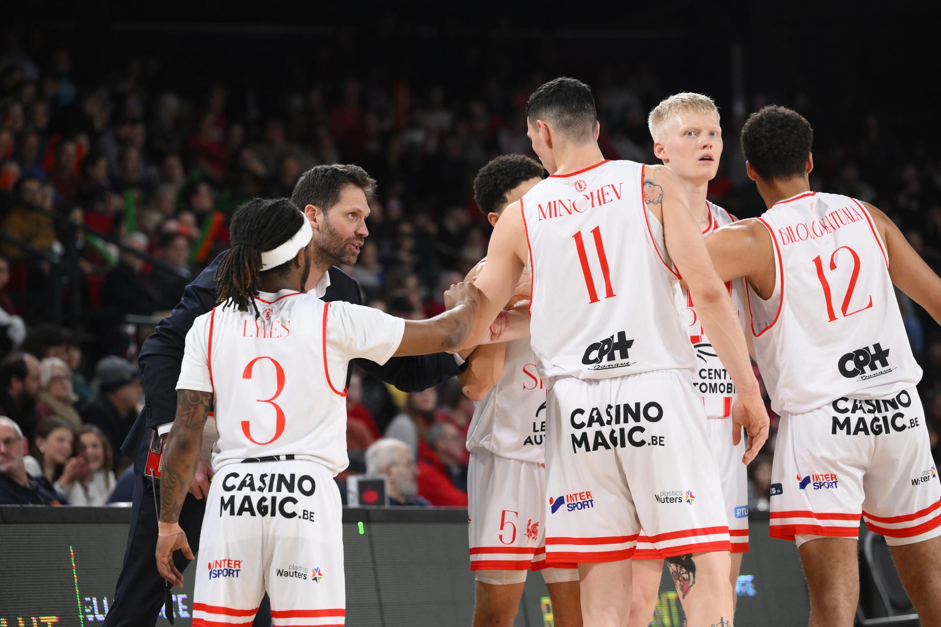 Spirou's coach Sam Rotsaert pictured during a basketball match between Spirou Charleroi and BC Oostende, Saturday 25 January 2025 in Charleroi, on day 20 of the 'BNXT League' Belgian and Dutch first division basket championships. BELGA PHOTO JOHN THYS