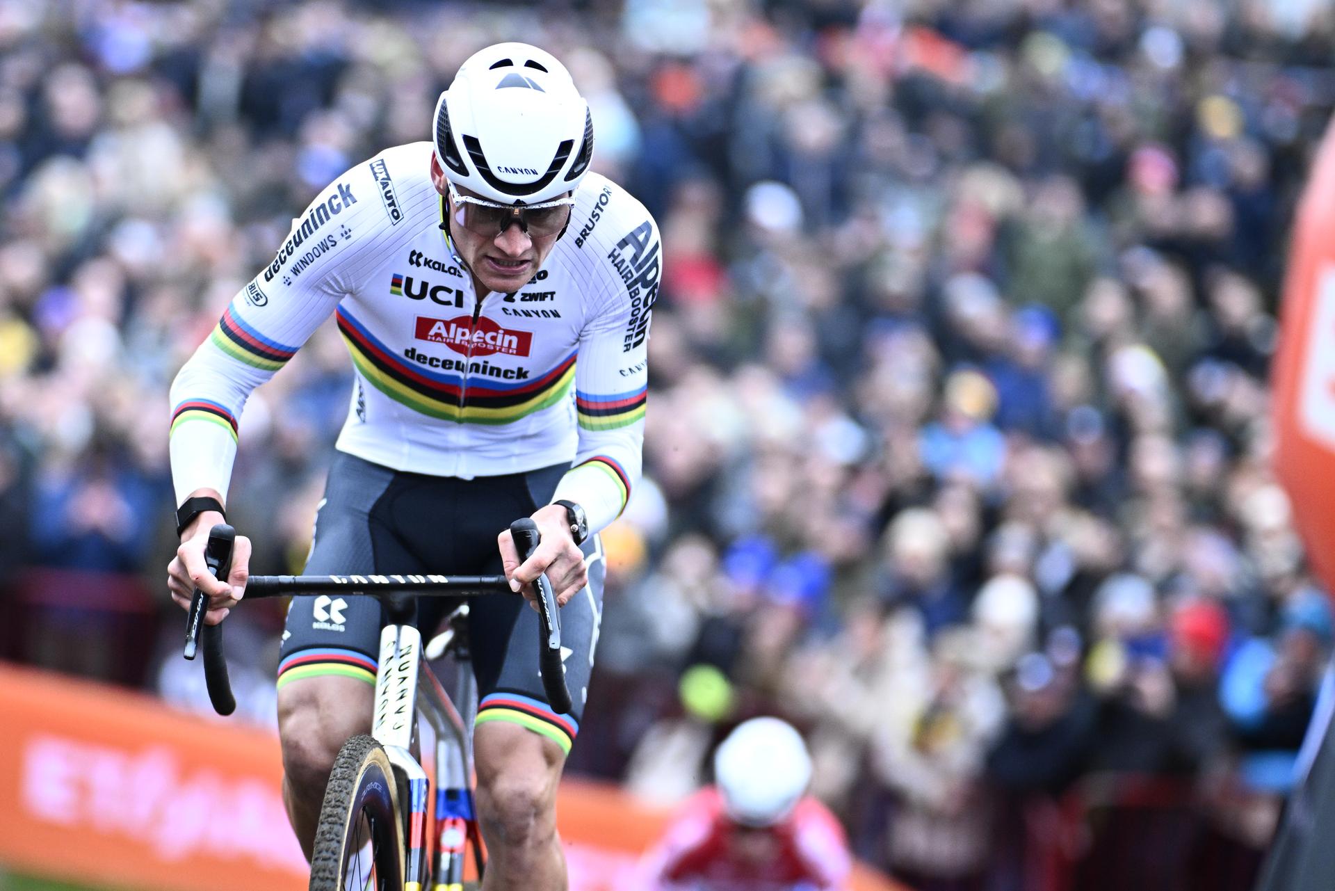 Dutch Tibor Del Grosso pictured during the men's elite race of the World Cup cyclocross cycling event in Antwerp on Saturday 20 December 2025, the fifth stage (out of 12) of the UCI World Cup competition. BELGA PHOTO JASPER JACOBS