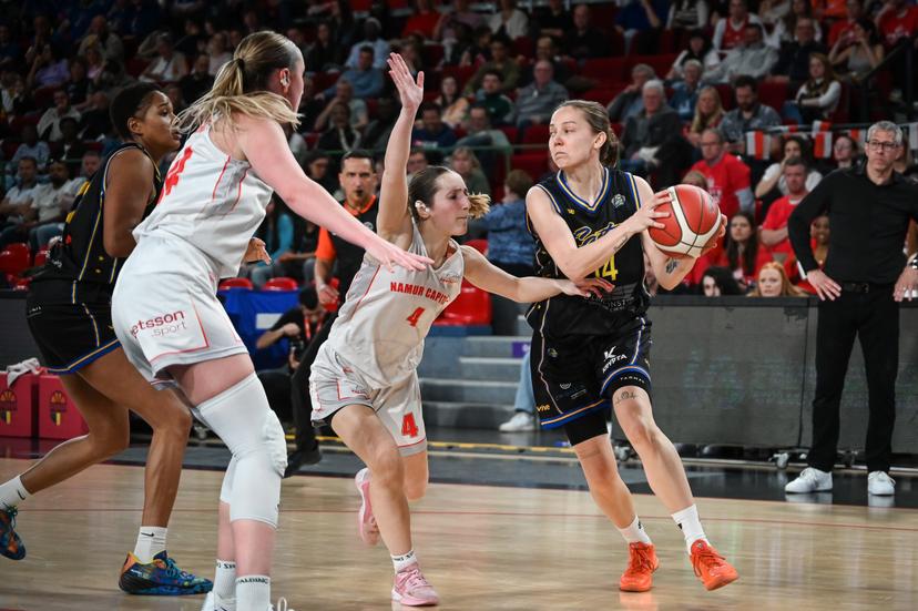 Castors' Magdalena Zietara and Namur's Emmeline Leblon pictured in action during a basketball match between Royal Castors Braine and Basket Namur Capitale, Sunday 22 March 2026 in Charleroi, the final of the women's Belgian 2026 Basketball Cup. BELGA PHOTO ELIAS ROM