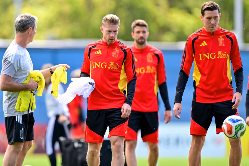 Belgium's Kevin De Bruyne, Belgium's Brandon Mechele and Belgium's Hans Vanaken pictured during a training session of Belgian national soccer team Red Devils in their base camp, home of the Seattle Sounders, Renton, Seattle, USA, on Wednesday 10 June 2026. The Red Devils prepare for the 2026 FIFA World Cup. BELGA PHOTO DIRK WAEM