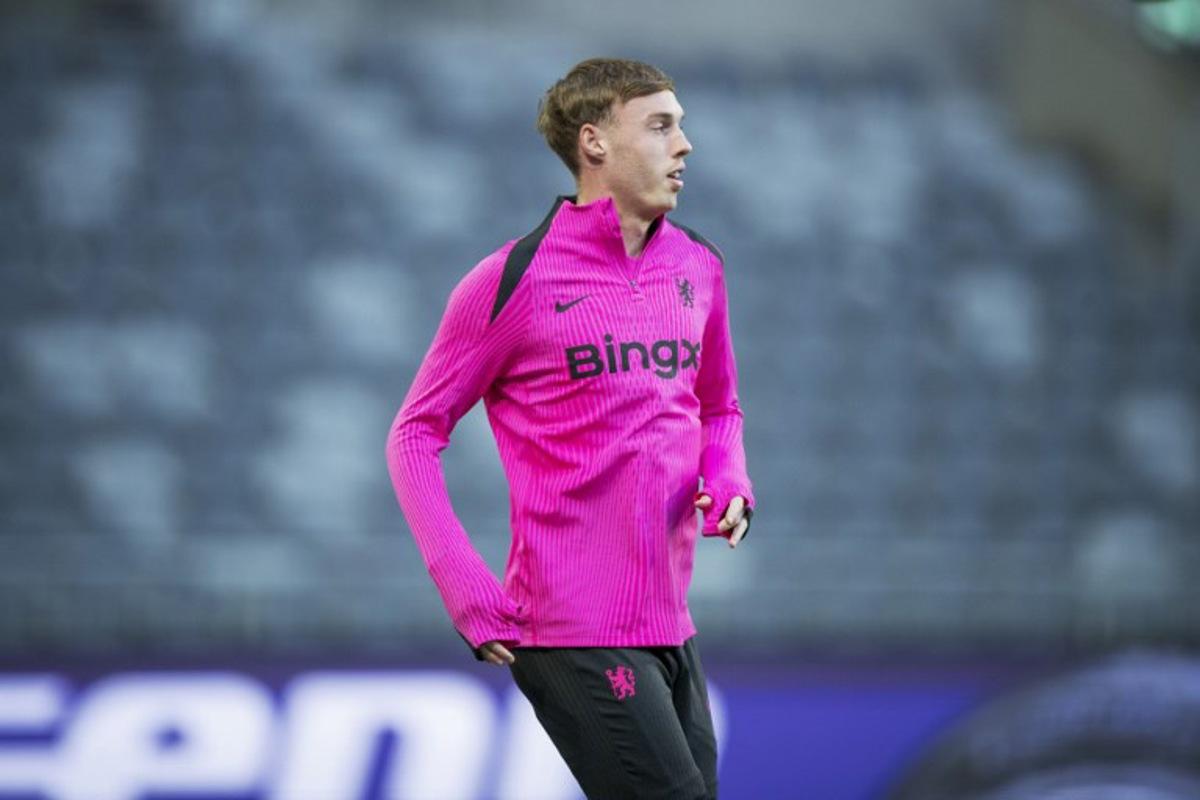 Chelsea's English midfielder #20 Cole Palmer takes part in a training session on the eve of the UEFA Conference League semi-final football match Chelsea FC vs Djurgardens IF at the 3Arena in Stockholm, Sweden, on April 30, 2025, Emil Nicolai Helms / TT News Agency / AFP