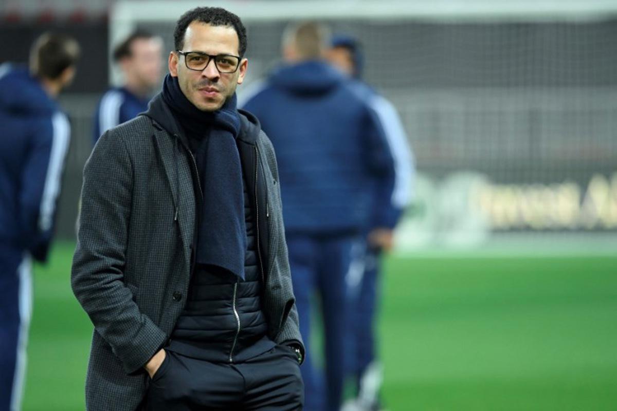 Strasbourg's British head coach Liam Rosenior looks on ahead of the French L1 football match between OGC Nice and RC Strasbourg Alsace at the Allianz Riviera Stadium in Nice, south-eastern France, on January 3, 2026. Frederic DIDES / AFP