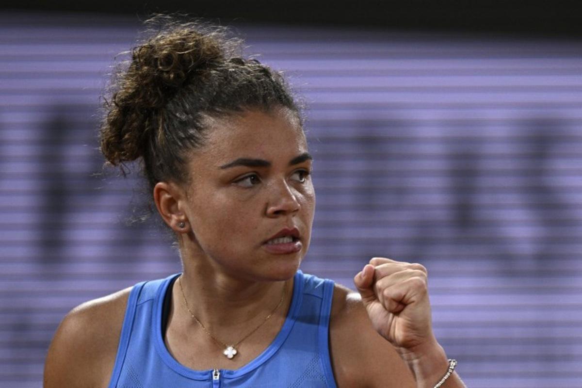 Italy's Jasmine Paolini reacts to a point against Australia's Ajla Tomljanovic during their women's singles match on day 4 of the French Open tennis tournament on Court Philippe-Chatrier at the Roland-Garros Complex in Paris on May 28, 2025. JULIEN DE ROSA / AFP