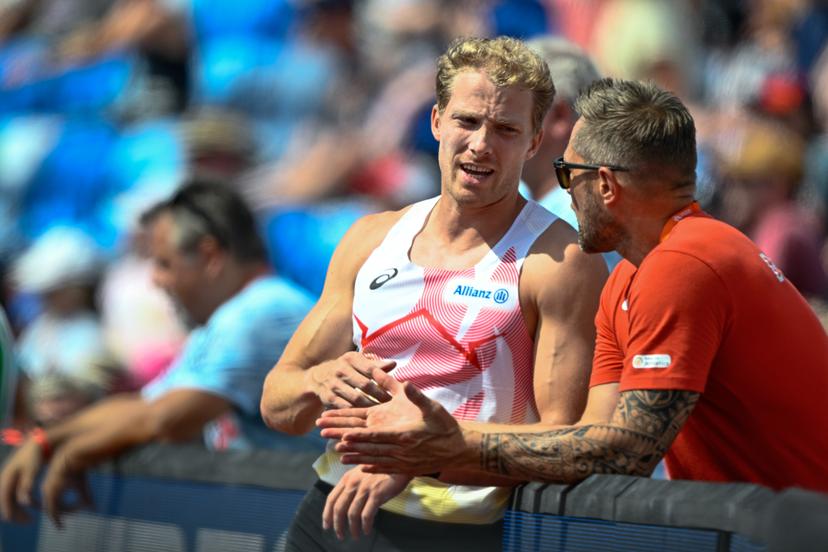 Belgian Ben Broeders and his coach Rens Blom during the pole vault event of the men's competition on the fifth day of the European Athletics Championships (August 10-18) in Birmingham, United Kingdom, on Friday 14 August 2026. BELGA PHOTO ERIC LALMAND