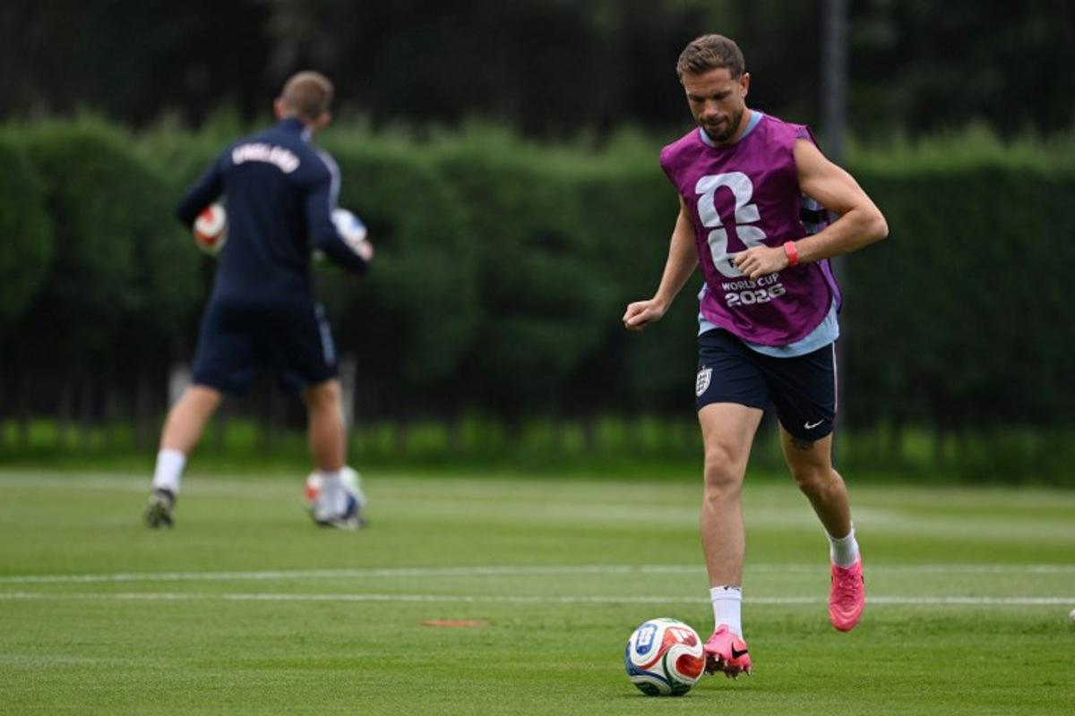 England's midfielder #14 Jordan Henderson takes part in a training session at the Pumas training grounds in Mexico City on July 4, 2026, on the eve of the 2026 World Cup round of 16 football match between Mexico and England. CARL DE SOUZA / AFP