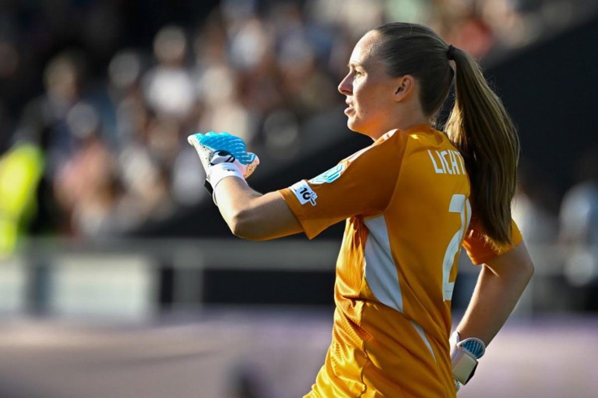 Belgium's goalkeeper #21 Lisa Lichtfus looks on during the UEFA Women's Euro 2025 Group B football match between Belgium and Italy at the Stade de Tourbillon in Sion, on July 3, 2025. Fabrice COFFRINI / AFP