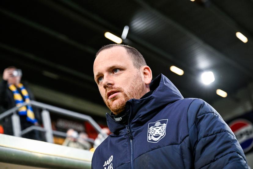 Beveren's head coach Marinus Reedijk pictured at the start of a soccer game between SK Beveren and KV Kortrijk, Saturday 11 April 2026 in Beveren, on day 33 of the 2025-2026 'Challenger Pro League' 1B second division of the Belgian championship. BELGA PHOTO TOM GOYVAERTS