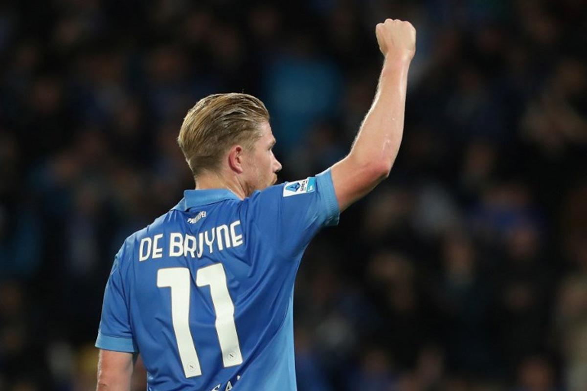 Napoli's Belgian midfielder #11 Kevin De Bruyne celebrates after scoring a penalty during the Italian Serie A football match between Napoli and Frosinone Calcio at the Diego Armando Maradona Stadium in Naples, on October 10, 2026. CARLO HERMANN / AFP