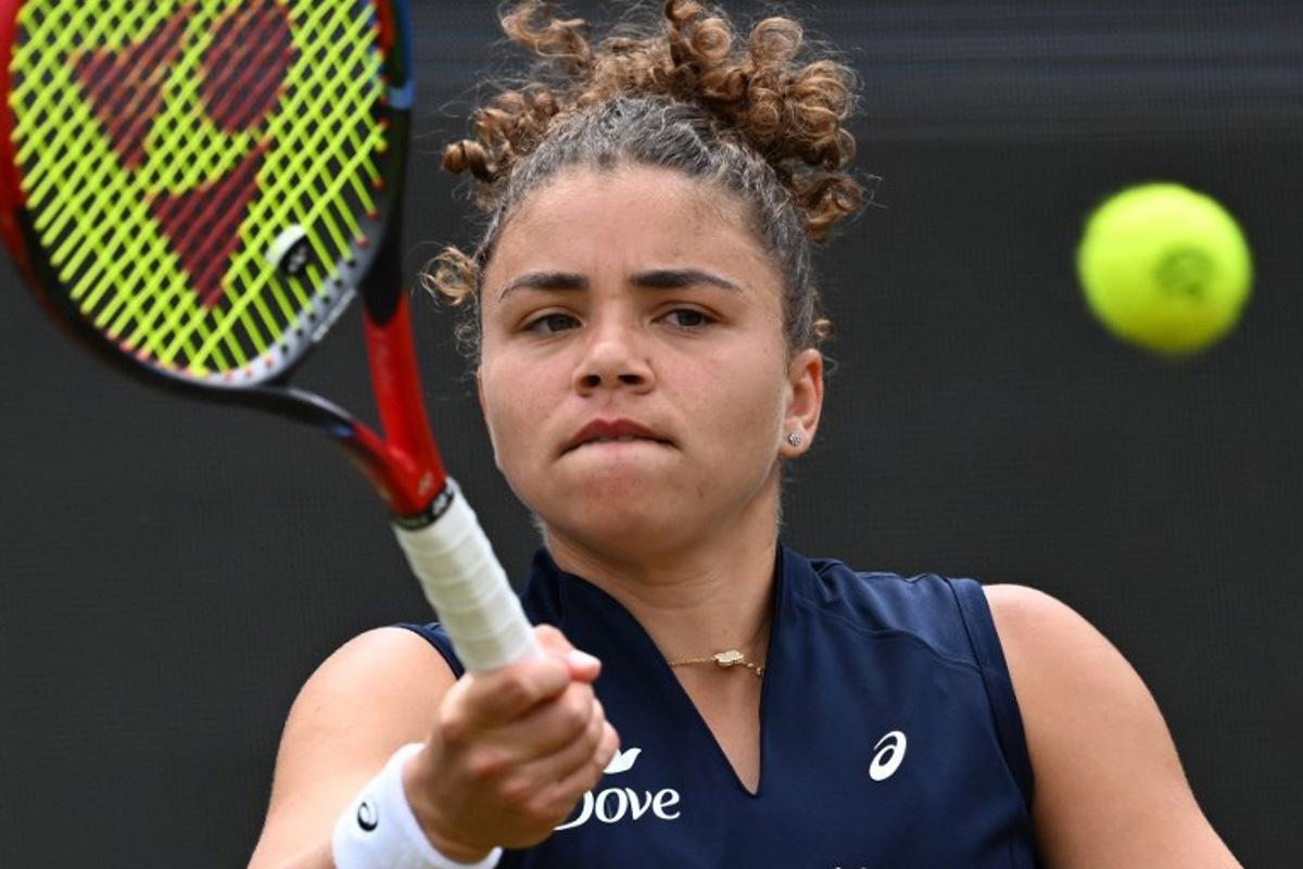 Italy's Jasmine Paolini returns the ball to Poland's Iga Swiatek during their semi-final match of the 2025 WTA Bad Homburg Open Tennis Tournament on June 27, 2025 in Bad Homburg, western Germany. Kirill KUDRYAVTSEV / AFP