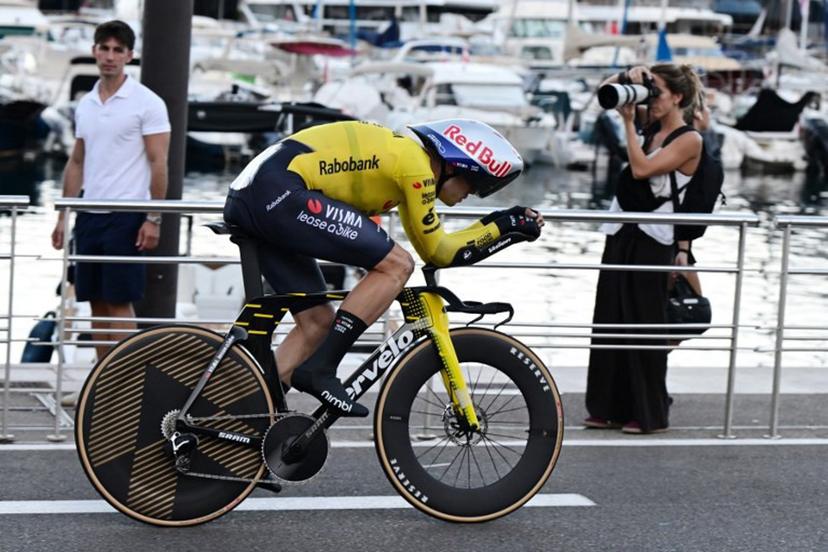 Team Visma-Lease a bike's Belgian rider Wout van Aert competes during the first stage of the Vuelta a Espana 2026, a 9,4 km time-trial between Monaco and Monaco on August 22, 2026. Miguel MEDINA / AFP