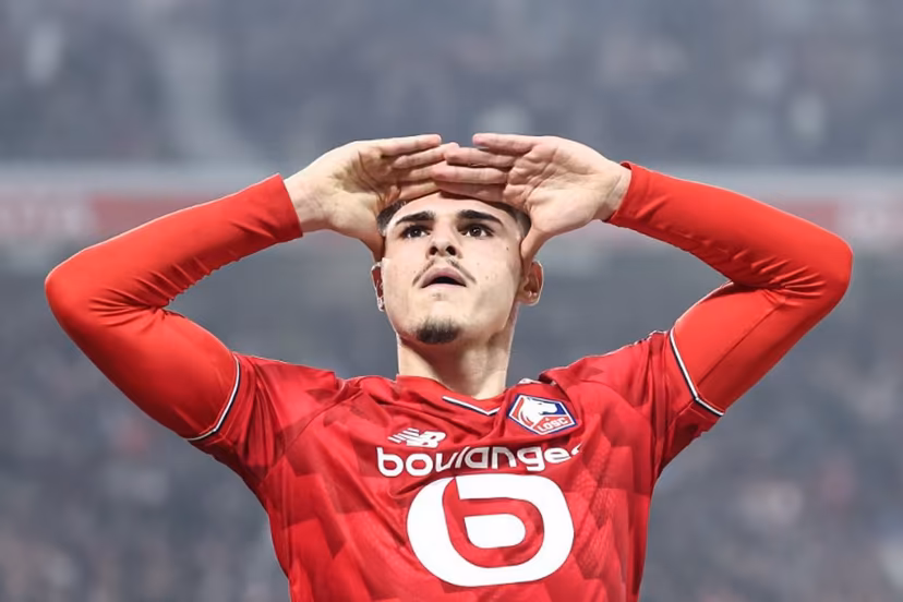 Lille's Belgian forward #07 Matias Fernandez-Pardo gestures to to Lens after scoring Lille's third goal from the penalty spot during the French L1 football match between Lille LOSC and RC Lens at the Stade Pierre-Mauroy in Villeneuve-d'Ascq, northern France, on April 4, 2026. Sameer Al-DOUMY / AFP