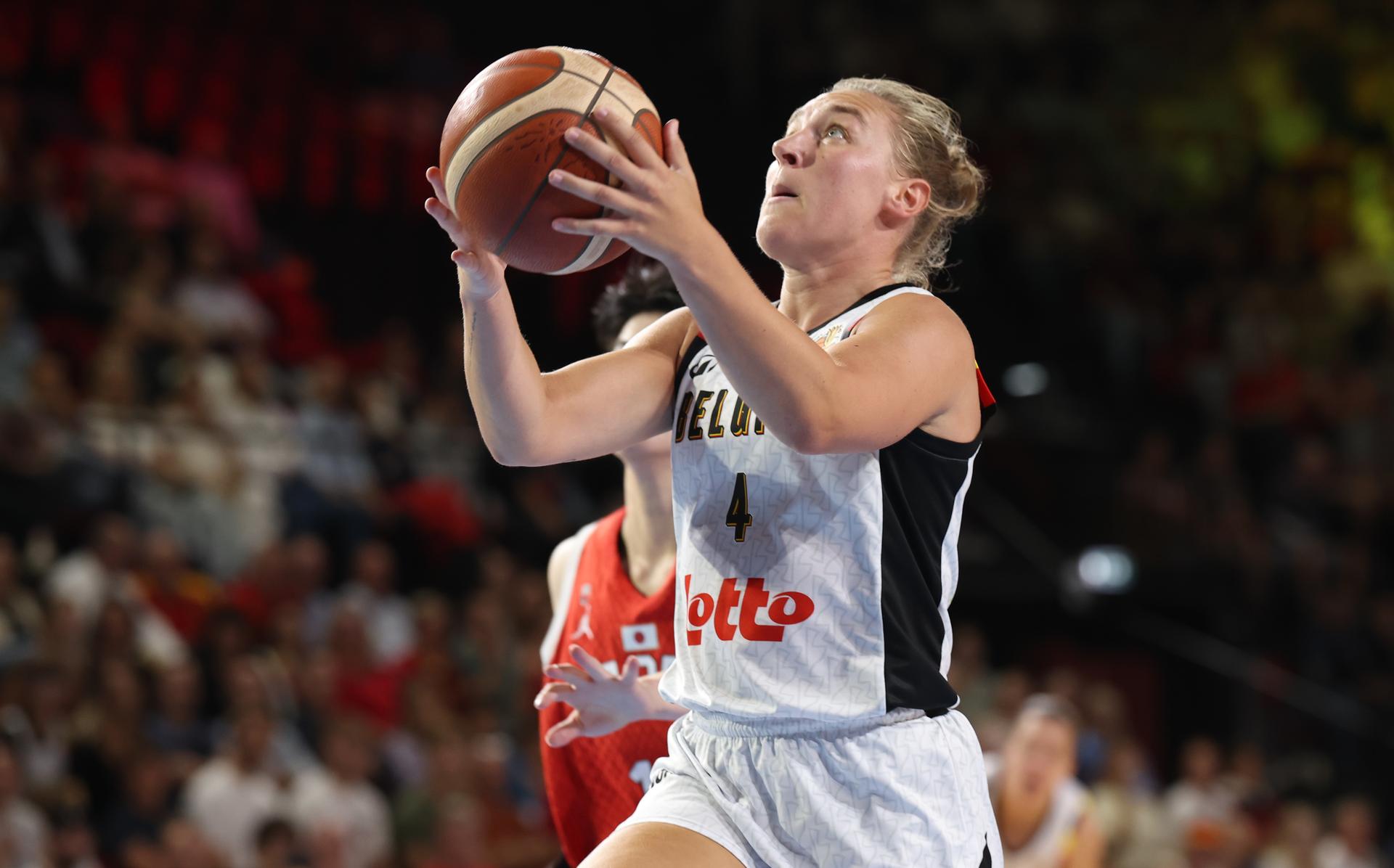 Belgium's Elise Ramette fights for the ball during a friendly basketball international game between Belgian Cats and Japan, in Oostende, on Friday 28 August 2026. BELGA PHOTO VIRGINIE LEFOUR