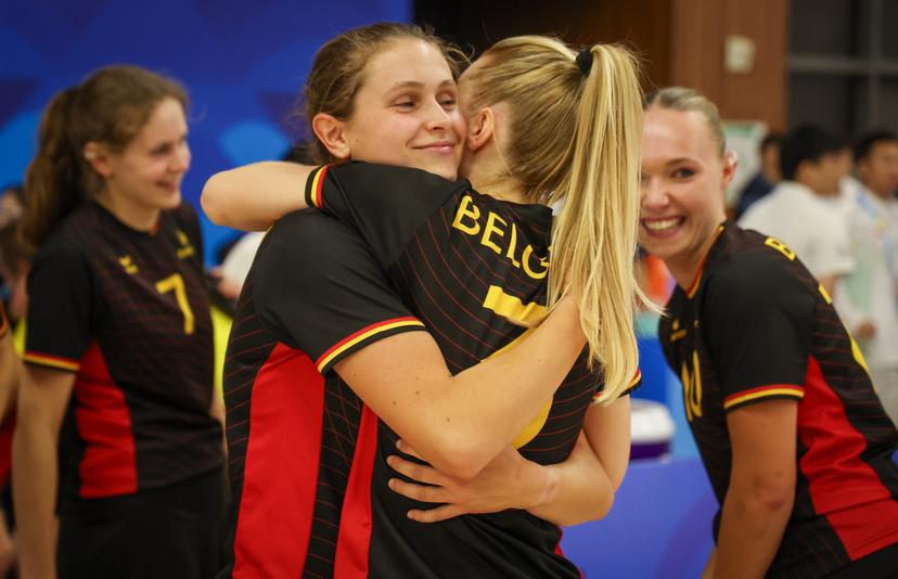 Belgium?s Lise Van Maldeghem and Belgium?s Joke Van Maldeghem look dejected after losing a game against the Netherlands in the final of the Korfball competition of the World Games 2025, in Chenghdu, China, on Tuesday 12 August 2025. This year, the World Games take place from 07 to 17 augustus. BELGA PHOTO VIRGINIE LEFOUR