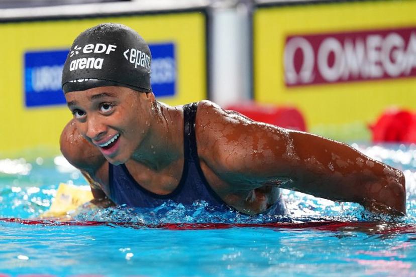 Italy's Sara Curtis reacts after setting a new world record in a semi-final of the women's 50m backstroke swimming event during the LEN European Aquatics Championships at the Olympic Aquatic Centre in Saint-Denis, northern suburbs of Paris, on August 12, 2026. SEBASTIEN BOZON / AFP