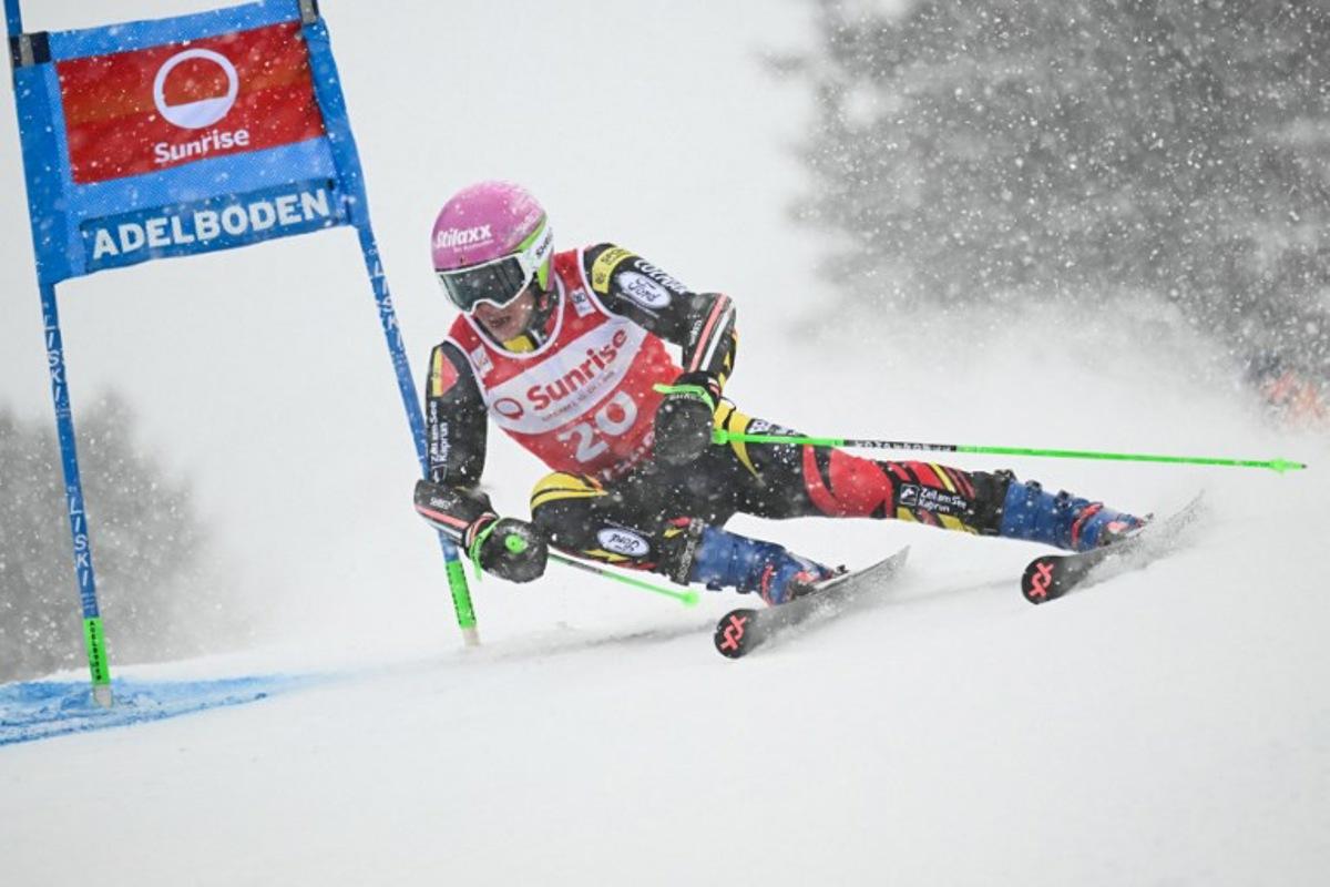 Belgium's Sam Maes competes in the first run of the Men's Giant Slalom, part of the FIS Alpine Ski World Cup 2025-2026 in Adelboden, soutwestern Switzerland on January 10, 2026. Fabrice COFFRINI / AFP