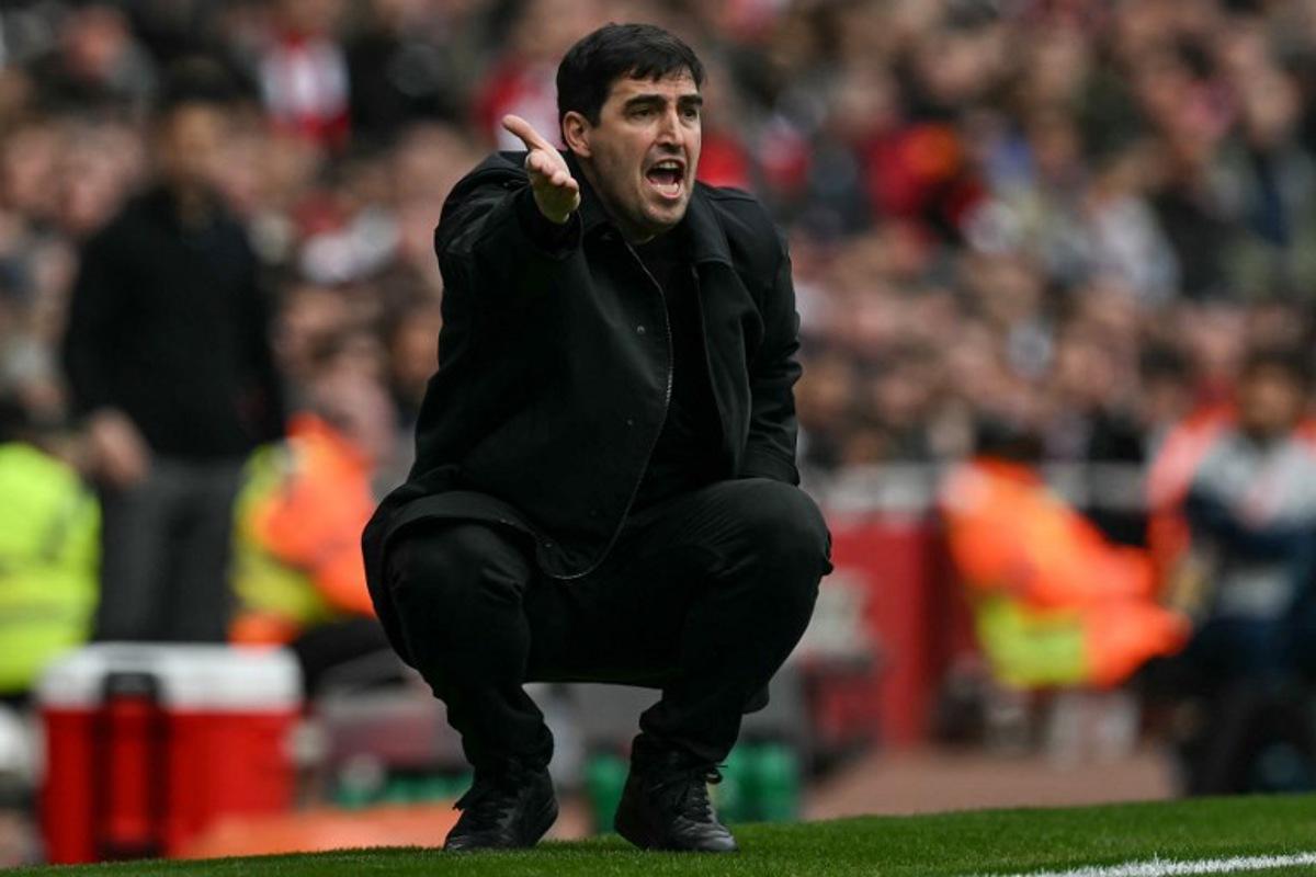 Bournemouth's Spanish manager Andoni Iraola reacts during the English Premier League football match between Arsenal and Bournemouth at the Emirates Stadium in London on April 11, 2026. Glyn KIRK / AFP