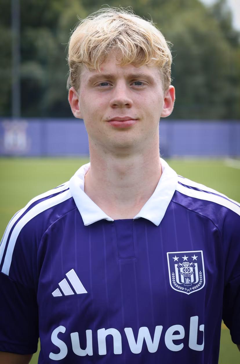 Anderlecht's Cedric Hatenboer poses for the photographer at the 2026-2027 season photoshoot of Belgian Jupiler Pro League team RSC Anderlecht, Monday 03 August 2026 in Brussels. BELGA PHOTO VIRGINIE LEFOUR