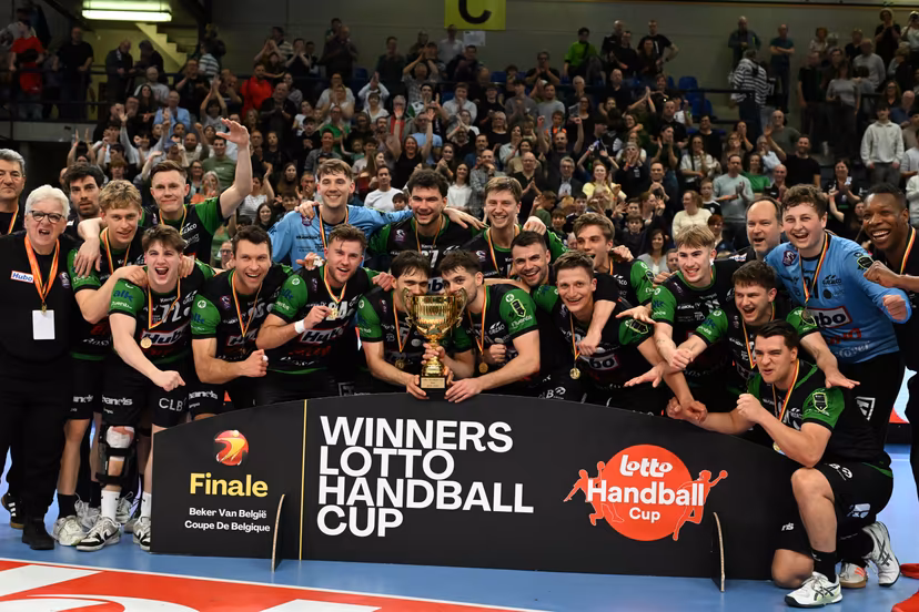 Hubo Handbal's players celebrate after winning a handball game between Achilles Bocholt and HUBO Handbal, Saturday 04 April 2026, in Hasselt, the men's final of the Belgian handball cup. BELGA PHOTO JILL DELSAUX