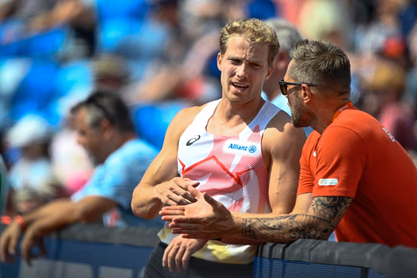 Belgian Ben Broeders and his coach Rens Blom during the pole vault event of the men's competition on the fifth day of the European Athletics Championships (August 10-18) in Birmingham, United Kingdom, on Friday 14 August 2026. BELGA PHOTO ERIC LALMAND
