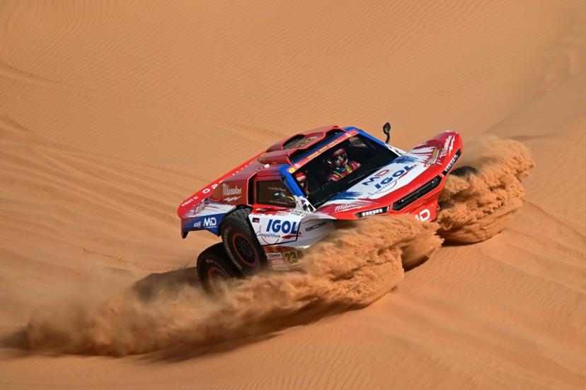 Md Rallye Sport's French driver Simon Vitse and French co-pilot Max Delfino compete in the Stage 6 of the 48th edition of the Dakar Rally 2026, between Hail and Riyadh, Saudi Arabia, on January 9, 2026. Giuseppe CACACE / AFP