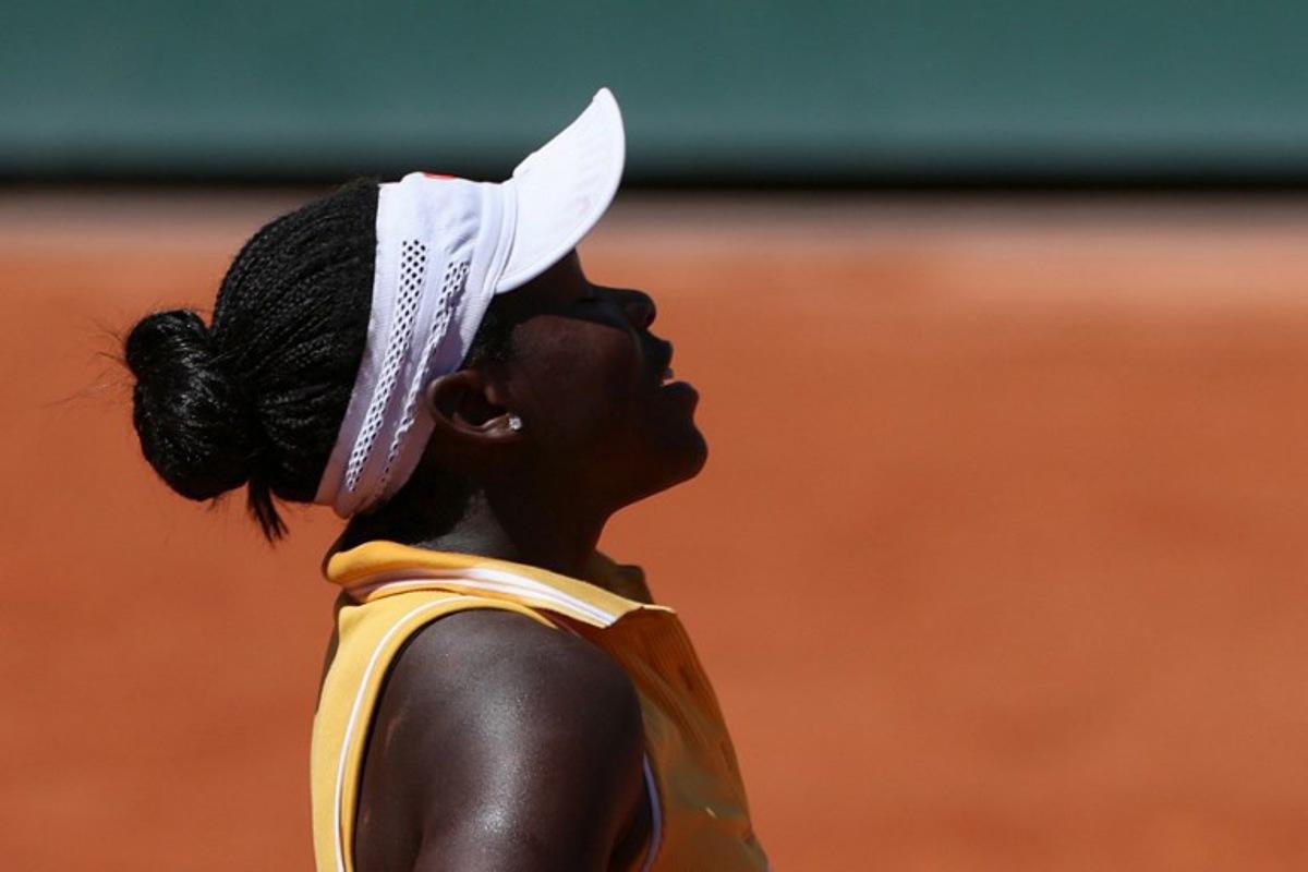 Canada's Victoria Mboko reacts as she plays against China's Zheng Qinwen during their women's singles match on day 6 of the French Open tennis tournament on Court Simonne-Mathieu at the Roland-Garros Complex in Paris on May 30, 2025. ALAIN JOCARD / AFP
