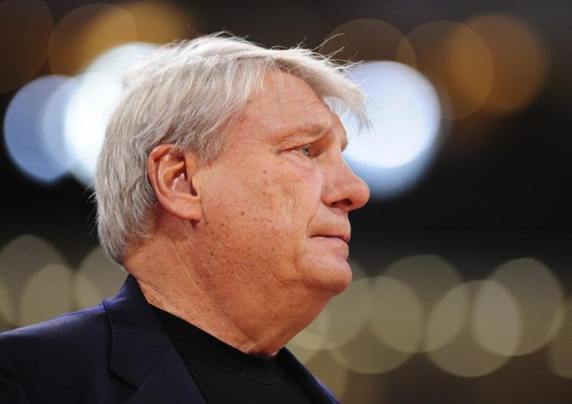 Golden State Warriors coach Don Nelson watches the action as the Warriors play the Milwaukee Bucks during an NBA preseason exhibition game in Beijing on 18 October, 2008 at the Beijing Basketball Arena. The Golden State Warriors defeated the Milwaukee Bucks 109-108. AFP PHOTO/Frederic J. BROWN FREDERIC J. BROWN / AFP