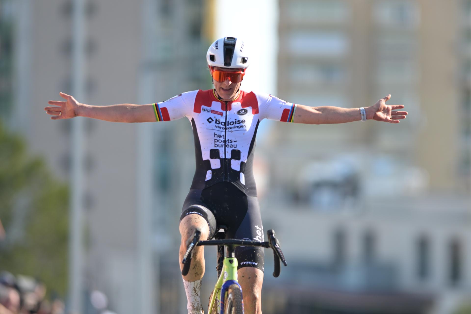 Dutch Lucinda Brand celebrates as she crosses the finish line to win the women's Elite race at the cyclocross cycling event in Benidorm, Spain, Sunday 18 January 2026, stage 10/12 in the UCI World Cup competition. BELGA PHOTO DAVID PINTENS