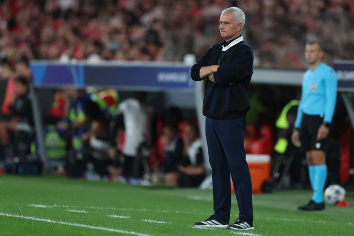 Fenerbahce's Portuguese coach Jose Mourinho stands on the touchline during the UEFA Champions League play off second leg football match between SL Benfica and Fenerbahce at Luz stadium in Lisbon on August 27, 2025. PATRICIA DE MELO MOREIRA / AFP