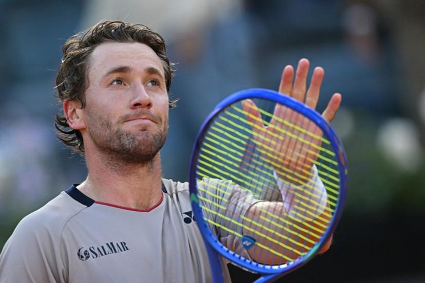 Norway's Casper Ruud celebrates after winning the semi-final against Italy's Luciano Darderi during the ATP Rome Open tennis tournament at Foro Italico in Rome on May 15, 2026. Tiziana FABI / AFP