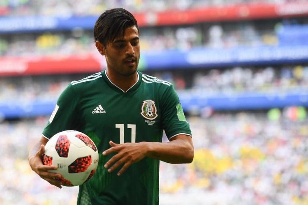 Mexico's forward Carlos Vela holds the ball during the Russia 2018 World Cup round of 16 football match between Brazil and Mexico at the Samara Arena in Samara on July 2, 2018. MANAN VATSYAYANA / AFP RESTRICTED TO EDITORIAL USE - NO MOBILE PUSH ALERTS/DOWNLOADS