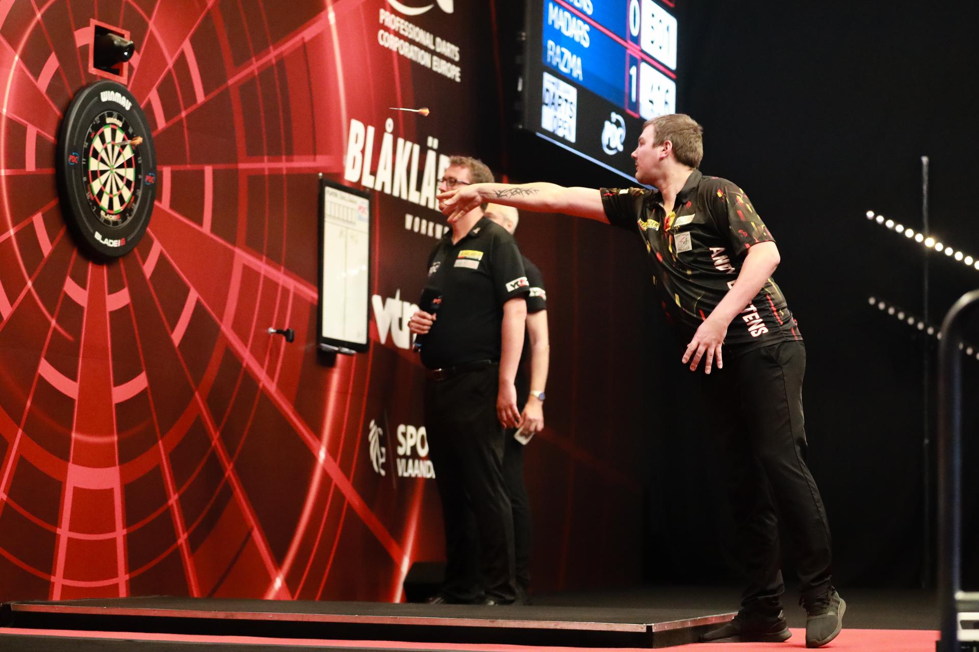 Belgian Andy Baetens pictured in action during the first day of the Belgian Darts Open, a tournament in the European Tour that takes places from September 23 until September 25 in Wieze, Friday 23 September 2022. BELGA PHOTO MARIJN DE KEYZER