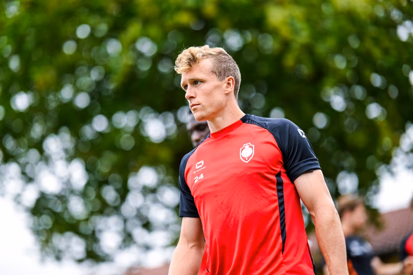 Antwerp's Thibo Somers arrives for a training session during the summer training camp of Belgian soccer team Royal Antwerp FC, Thursday 09 July 2026 in Iserlohn Germany, in preparation of the upcoming 2026-2027 first division season. BELGA PHOTO TOM GOYVAERTS