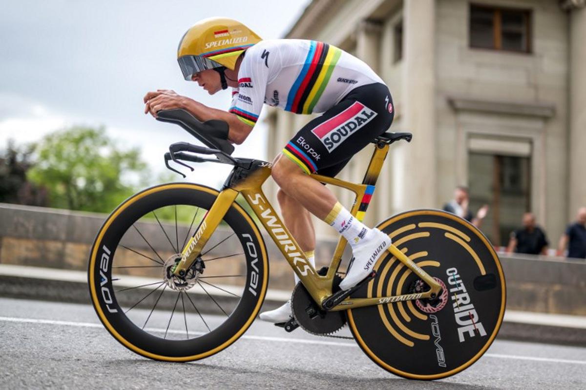 Belgium's Remco Evenepoel rides during the fifth stage of the Tour of Romandie UCI cycling World tour, 17.1 km loop from the start to the finish in Geneva on May 4, 2025. Fabrice COFFRINI / AFP